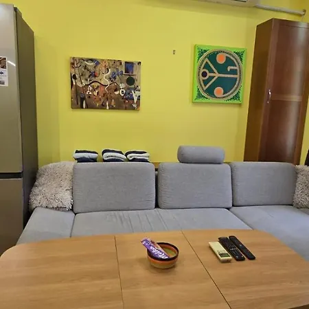 Tranquility Lodge, Next To Paradise And Metro Station Апартаменты