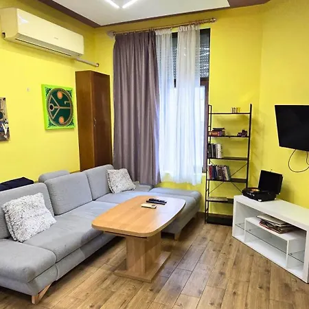 Tranquility Lodge, Next To Paradise And Metro Station *