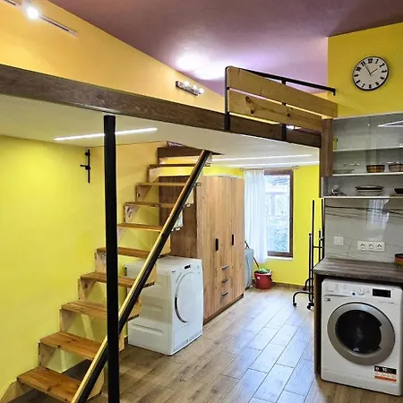 Tranquility Lodge, Next To Paradise And Metro Station