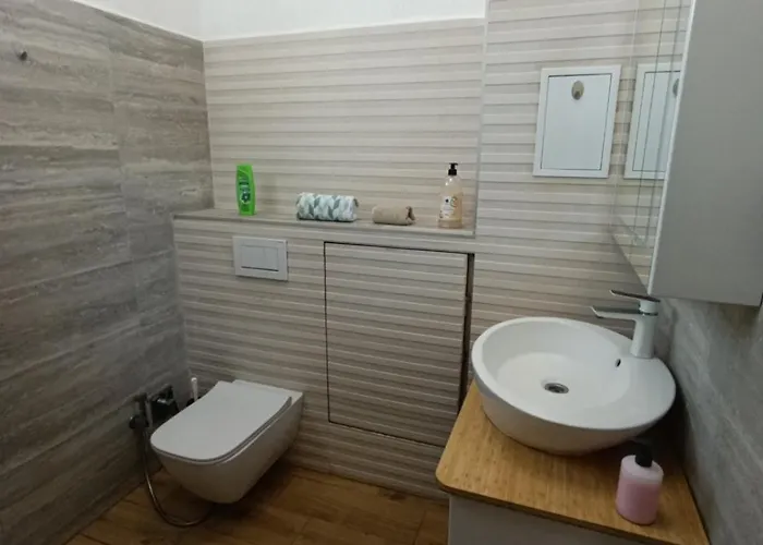 Апартамент Tranquility Lodge, Next To Paradise And Metro Station