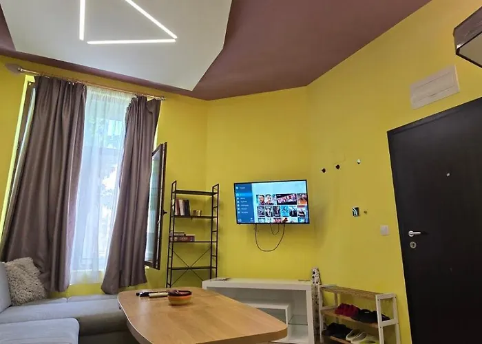 Tranquility Lodge, Next To Paradise And Metro Station