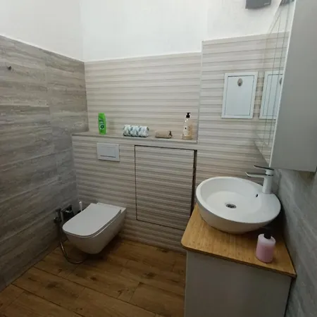 Apartmán Tranquility Lodge, Next To Paradise And Metro Station