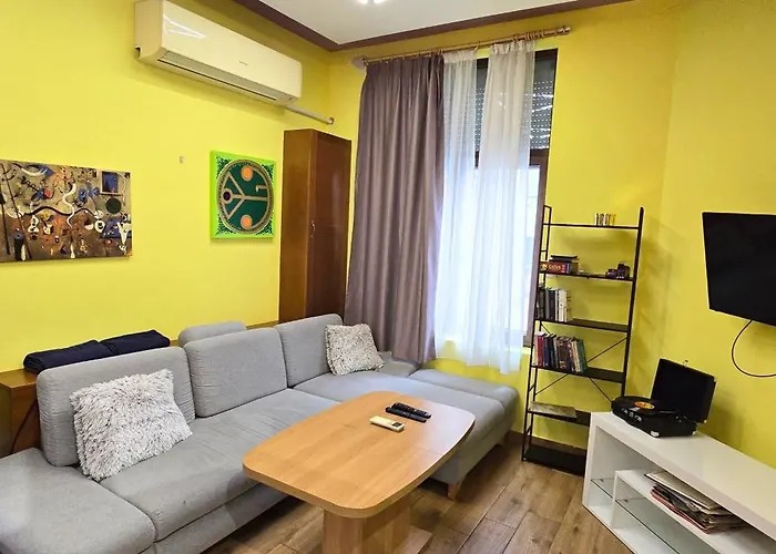 Tranquility Lodge, Next To Paradise And Metro Station *